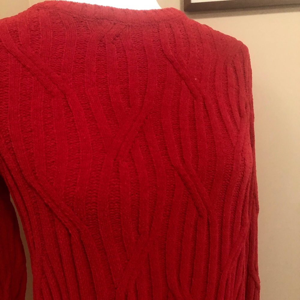 Cozy red sweater with gorgeous cable knitting